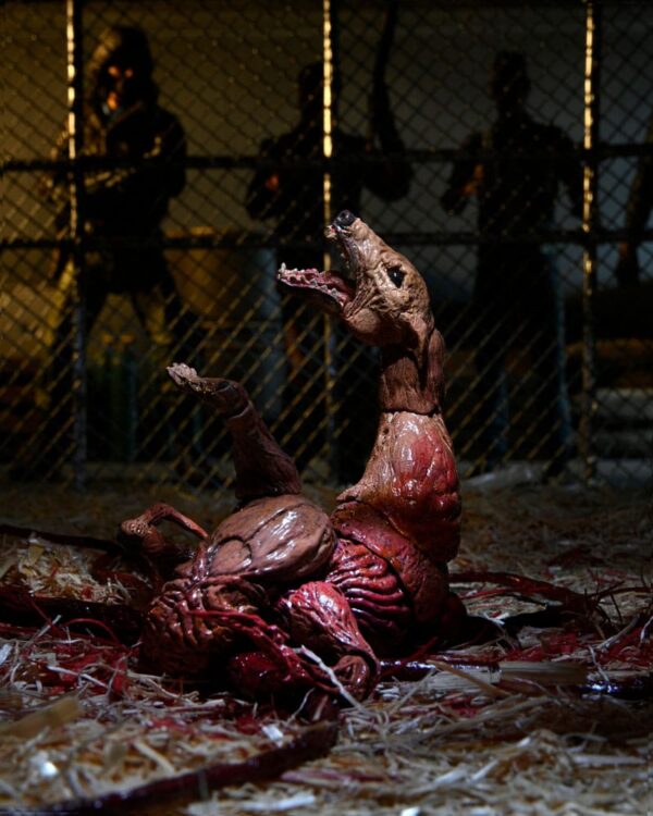 x_neca04905_g The Thing Actionfigur Thing Dog Creature Ultimate Deluxe 18 cm