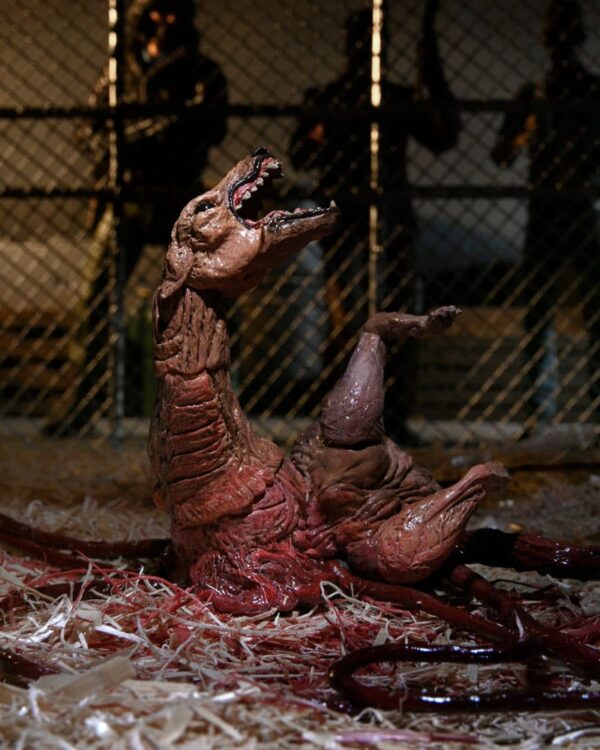 x_neca04905_h The Thing Actionfigur Thing Dog Creature Ultimate Deluxe 18 cm