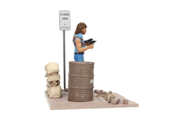 Invasion U.S.A. Diorama & Statue Deluxe Set Matt Hunter Chuck Norris 18 cm PVC