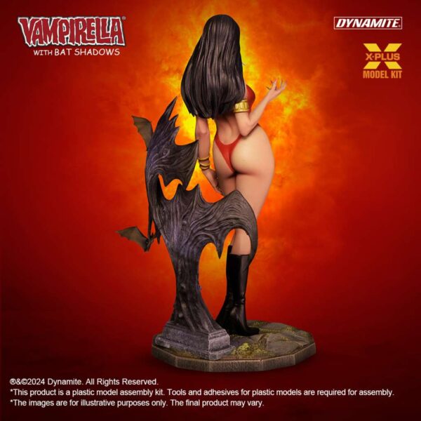 98253e Vampirella With Bat Shadows 1/8 Model Kit
